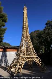 Tour Eiffel à l'échelle 1/24 de Colson Wood